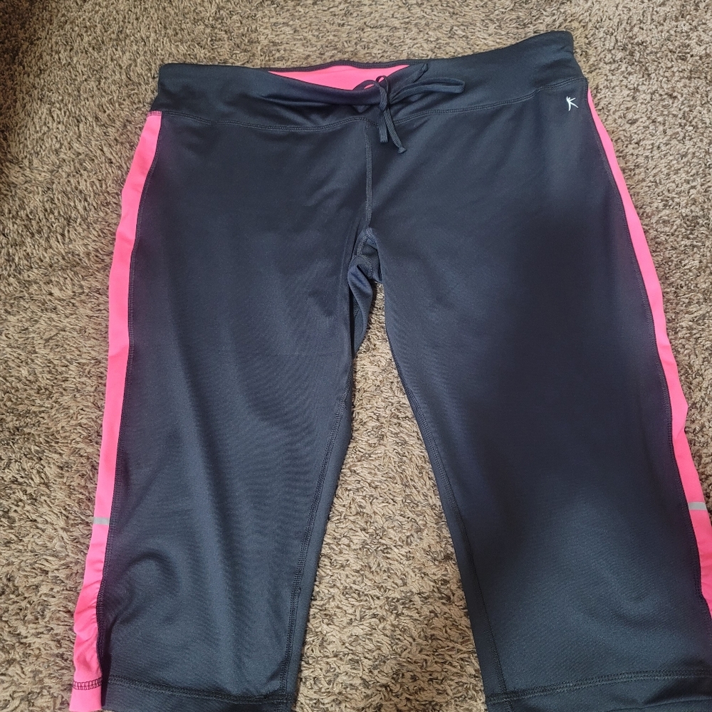 Capri yoga pants